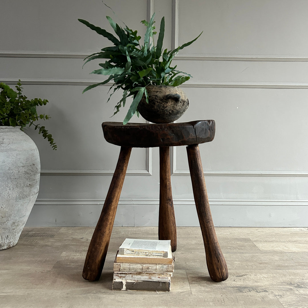 Antique Round Side Table | Palomo