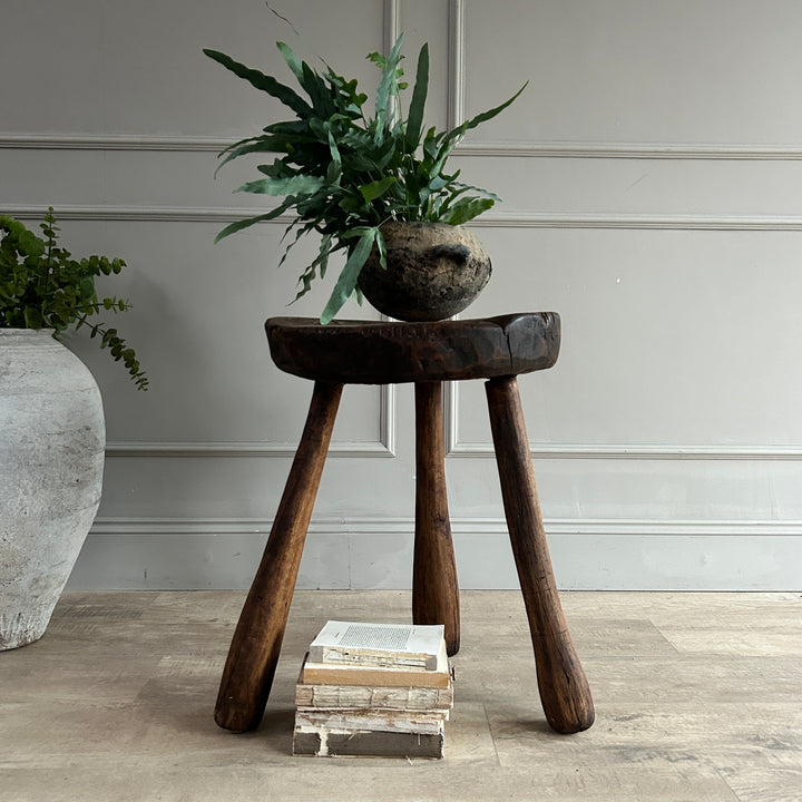 Antique Round Side Table | Palomo