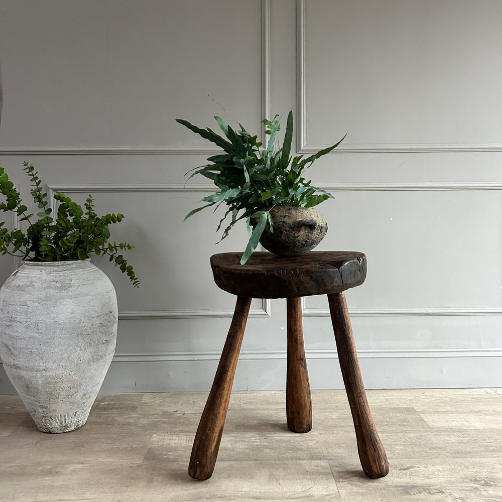 Antique Round Side Table | Palomo
