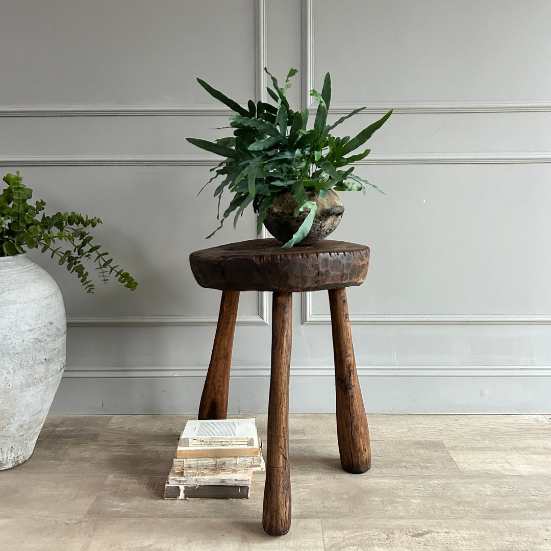 Antique Round Side Table | Palomo