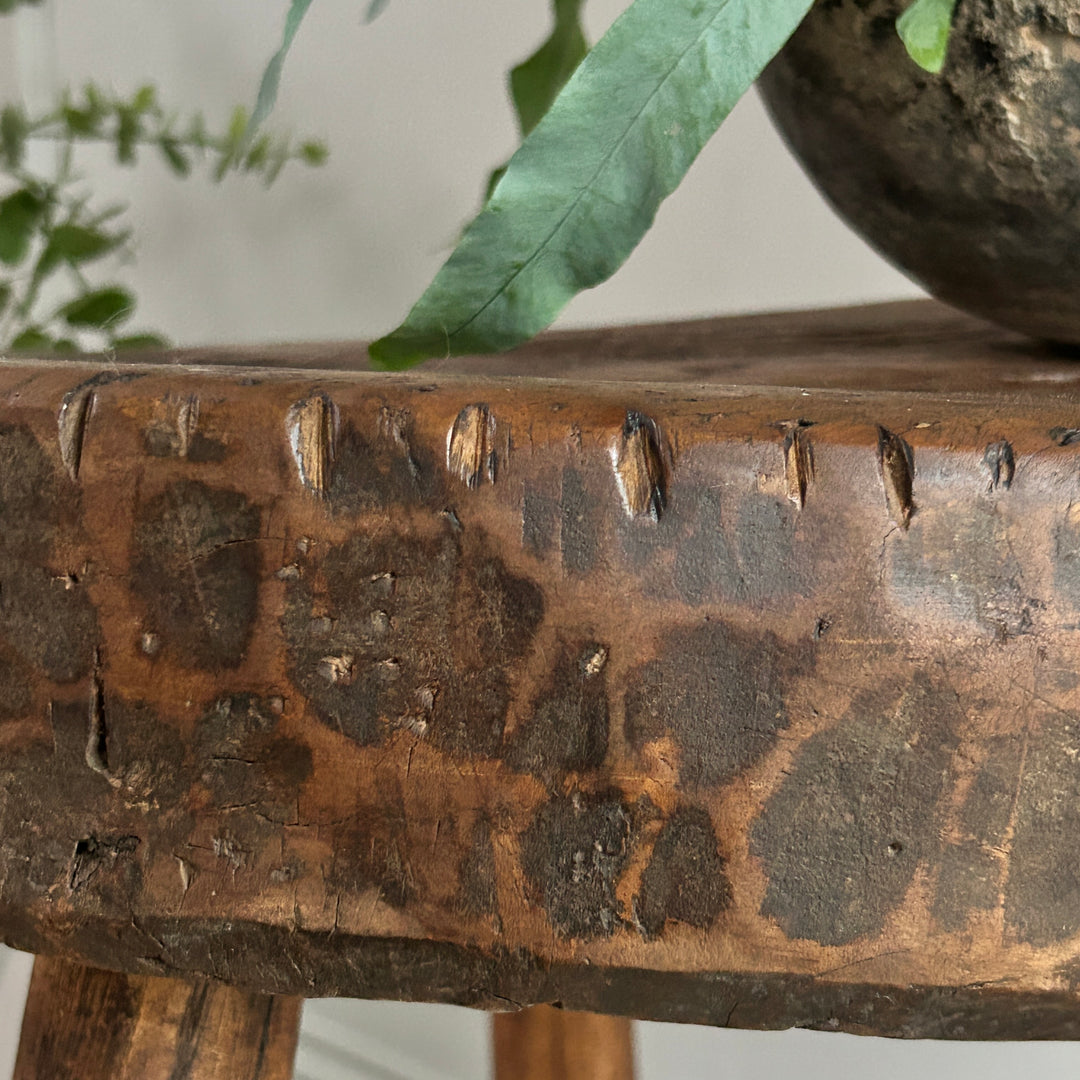 Antique Round Side Table | Palomo