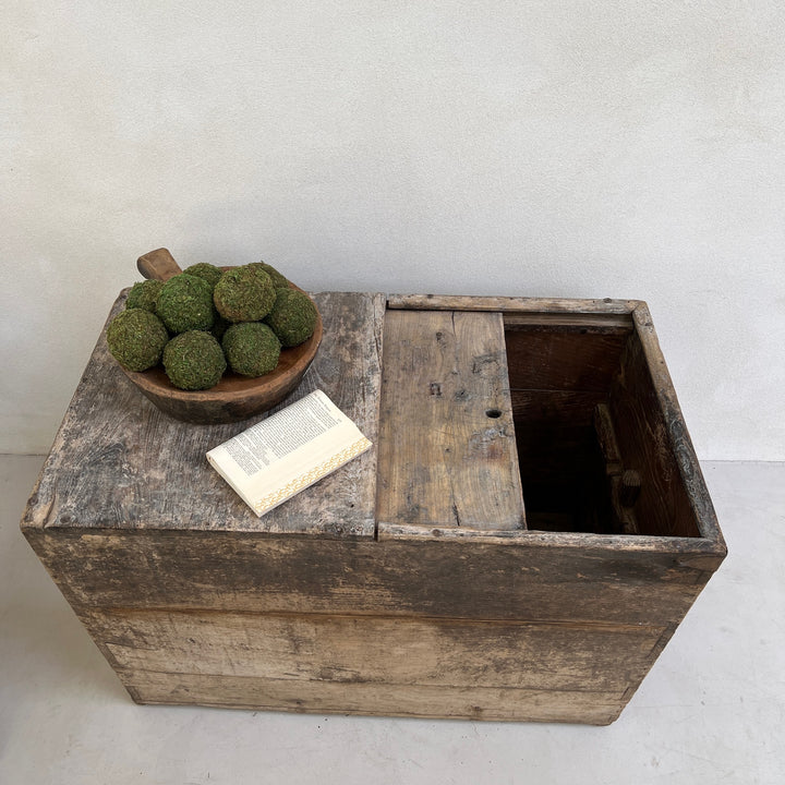 Antique Rustic Wooden Trunk | Elizabeth