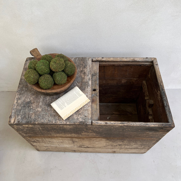 Antique Rustic Wooden Trunk | Elizabeth