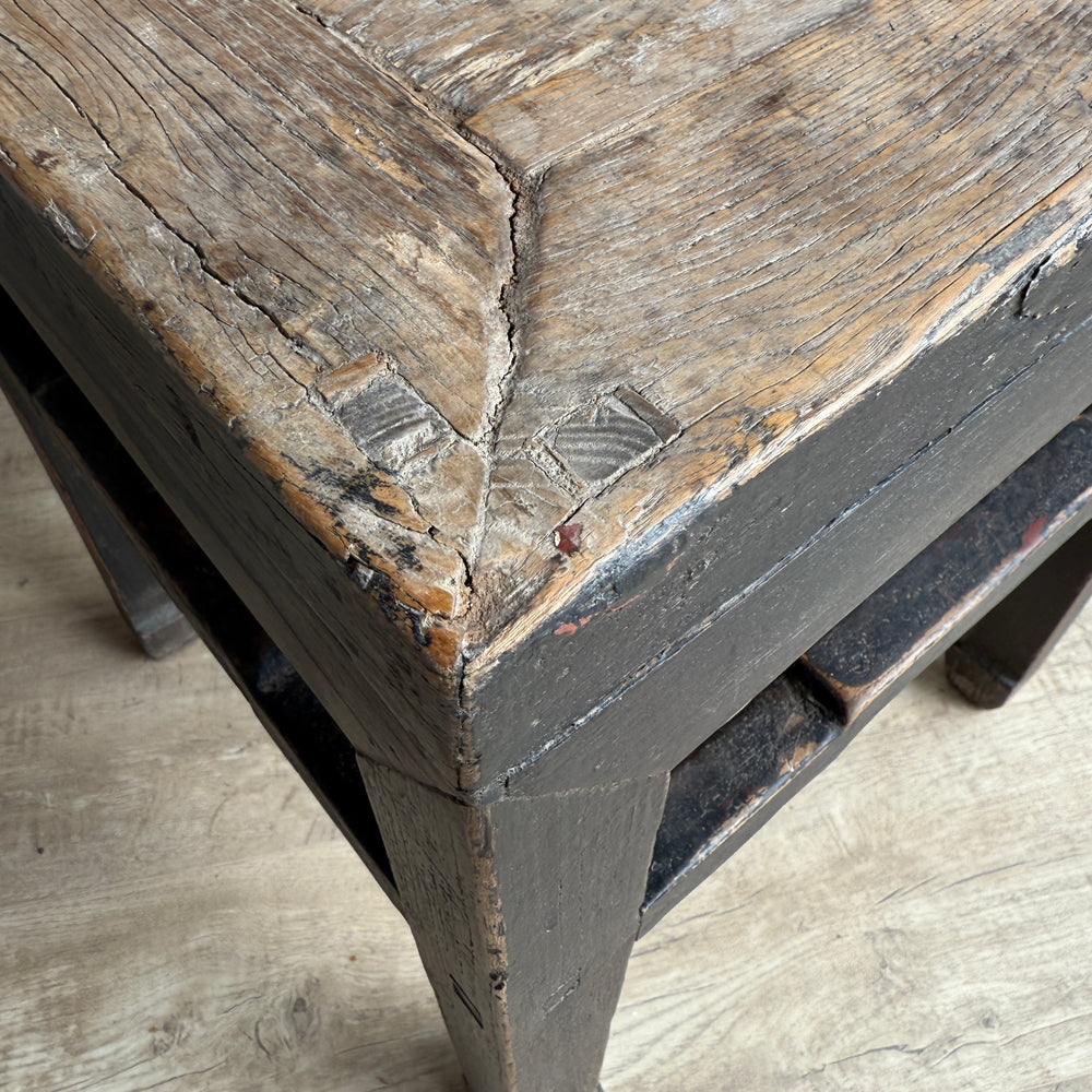 Antique Side Table Sebathian 