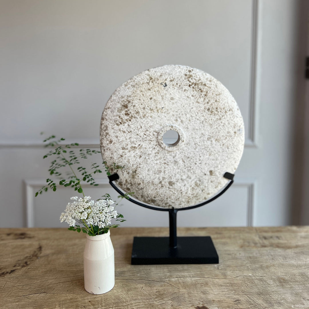 Antique White Lava Stone Disc i 