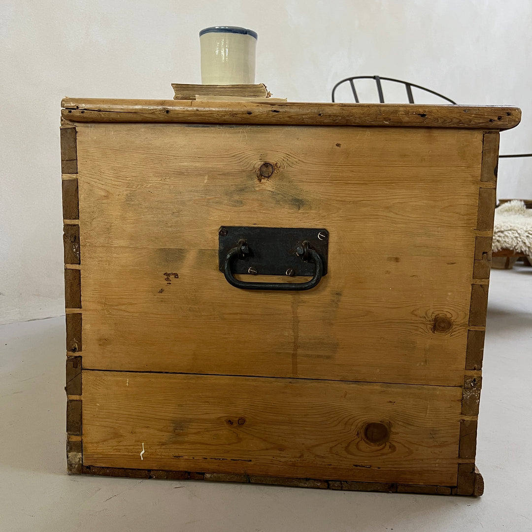 Antique Wooden Blanket Box | Gretal