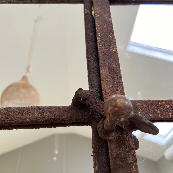 Antique cast iron mirror - Ainhoa hardware close up