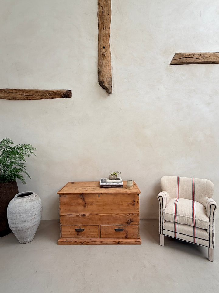 Antique pine blanket box with drawers | Maya