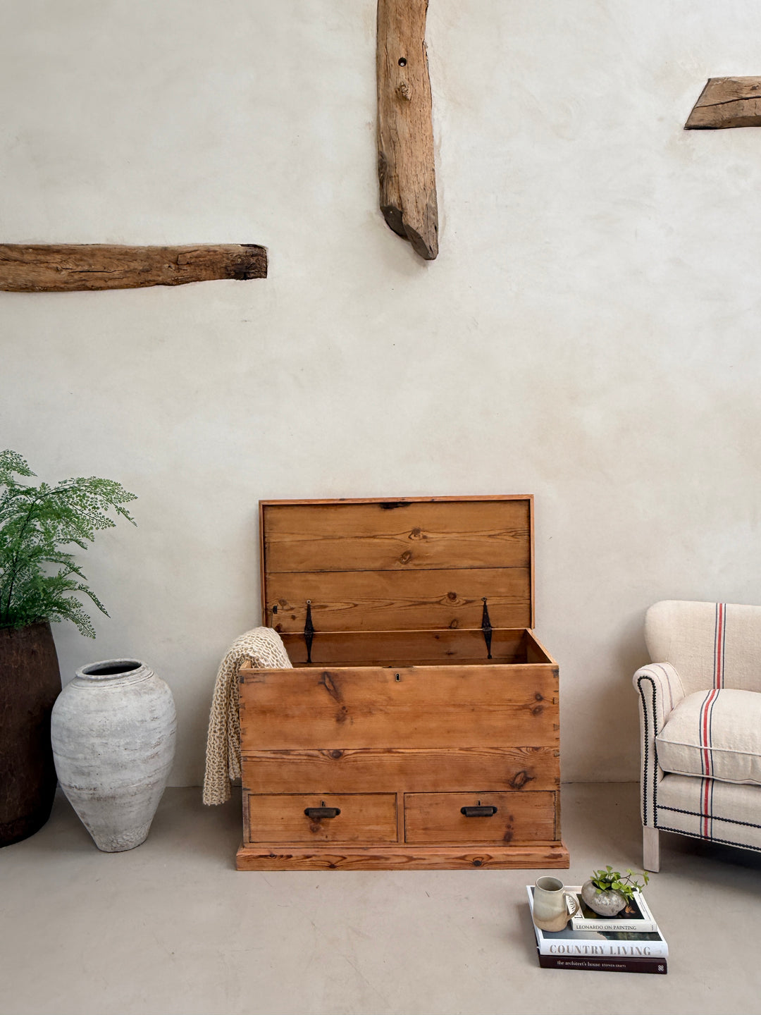 Antique pine blanket box with drawers | Maya 