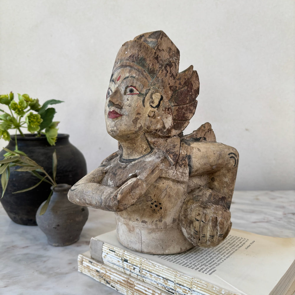 Antique primitive wooden head | Wishnu