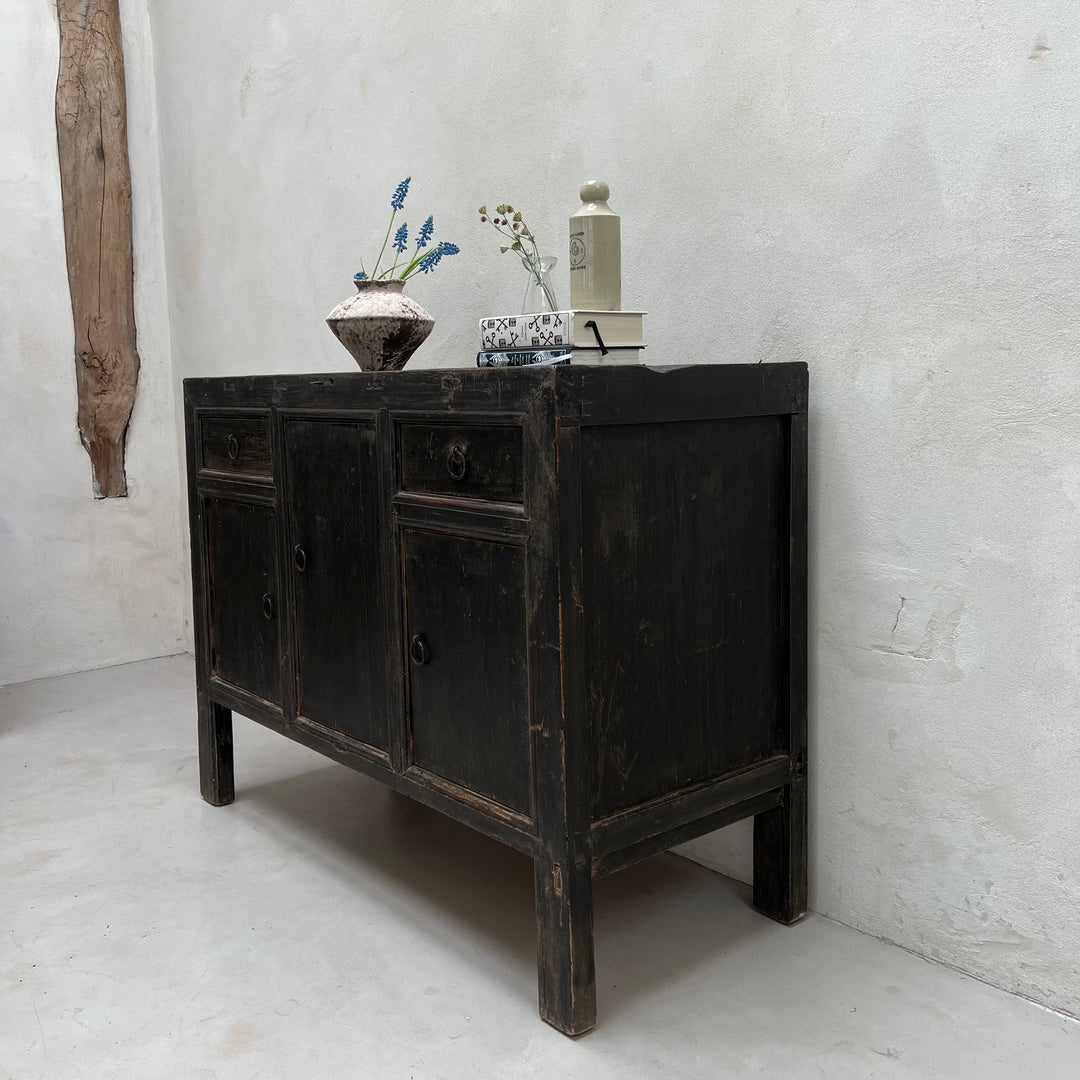 Antique black sideboard Trayi