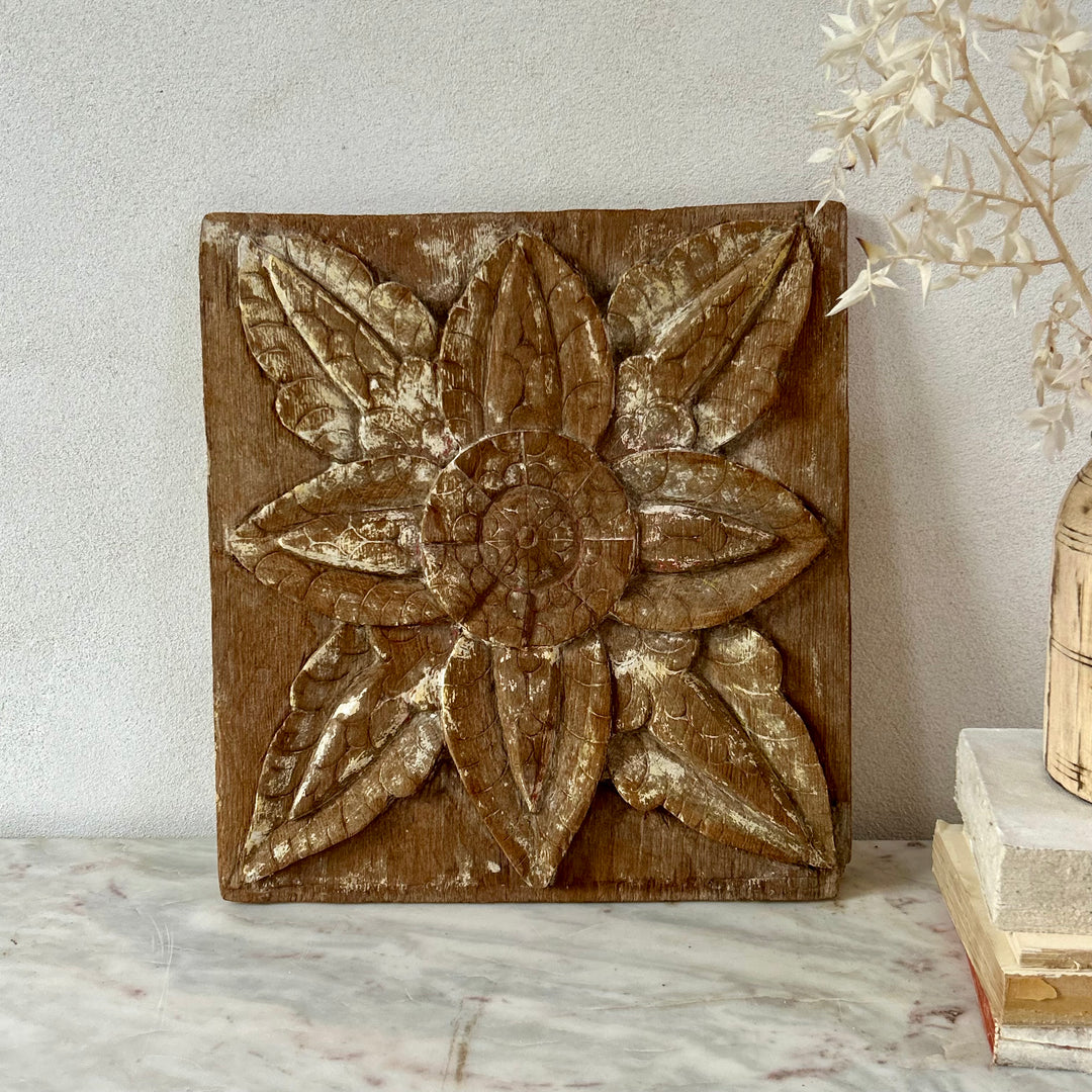 Antique Wood Carving Artwork Indah