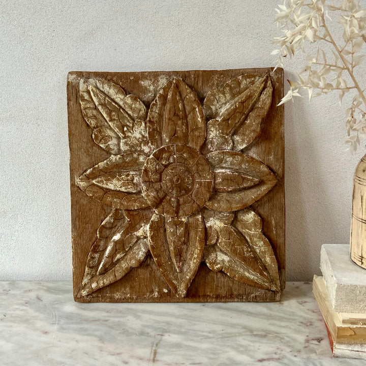 Antique Wood Carving Artwork Indah