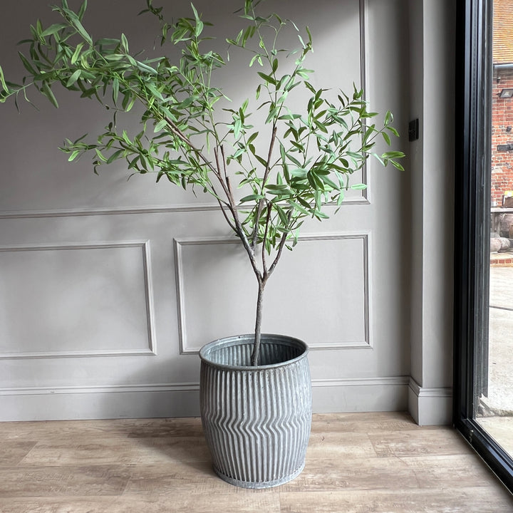 Vintage Dolly tub planter