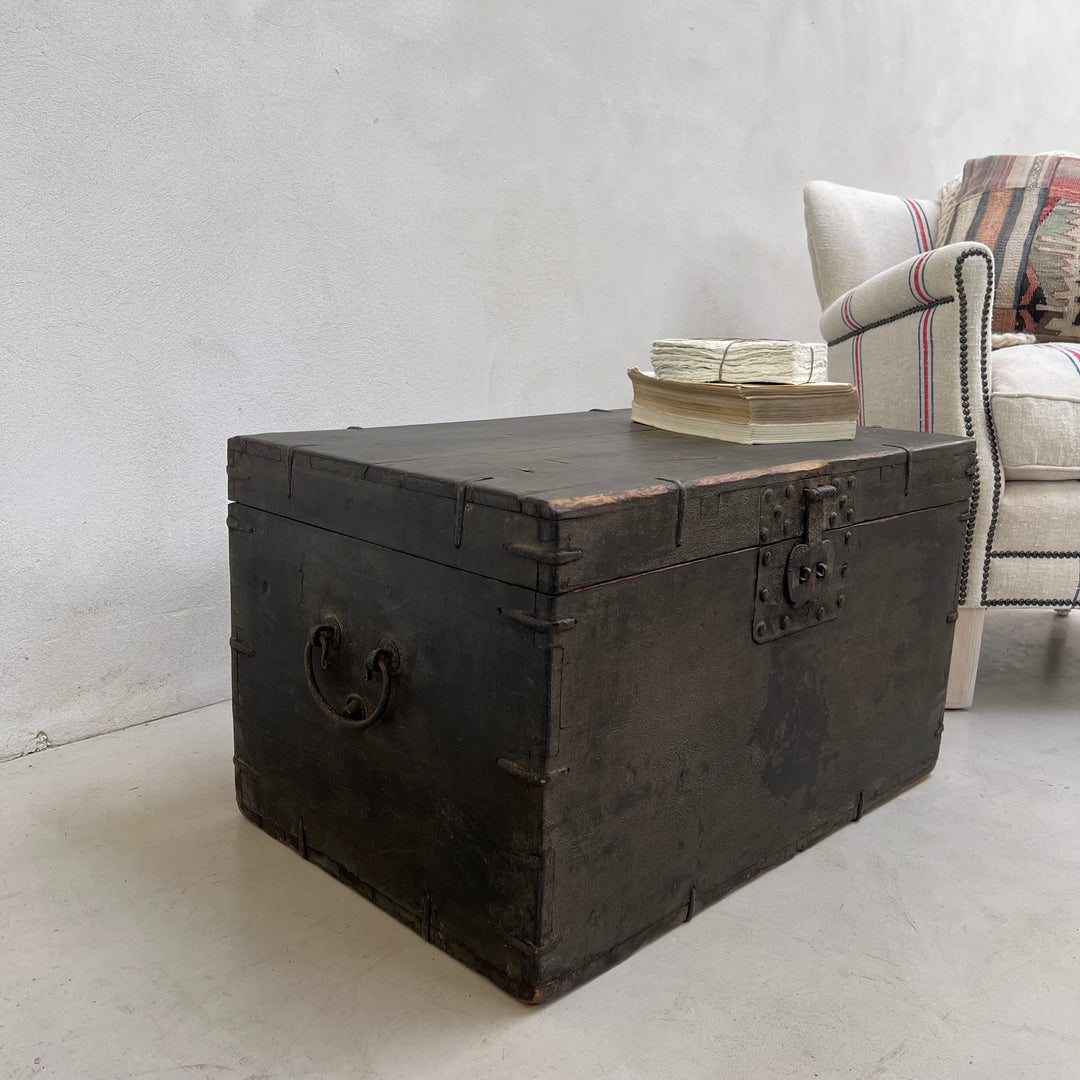 Antique black blanket box storage trunk | Copeland