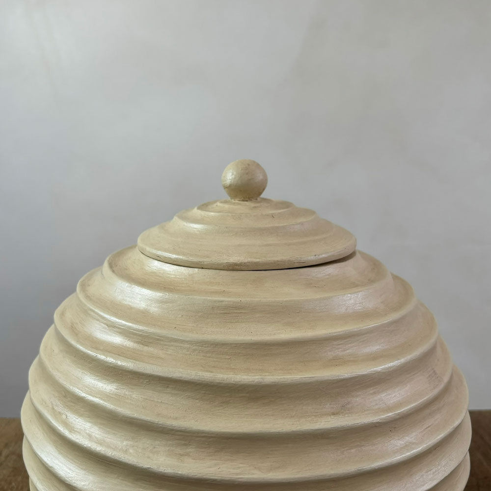 Beehive shaped ribbed pot detail