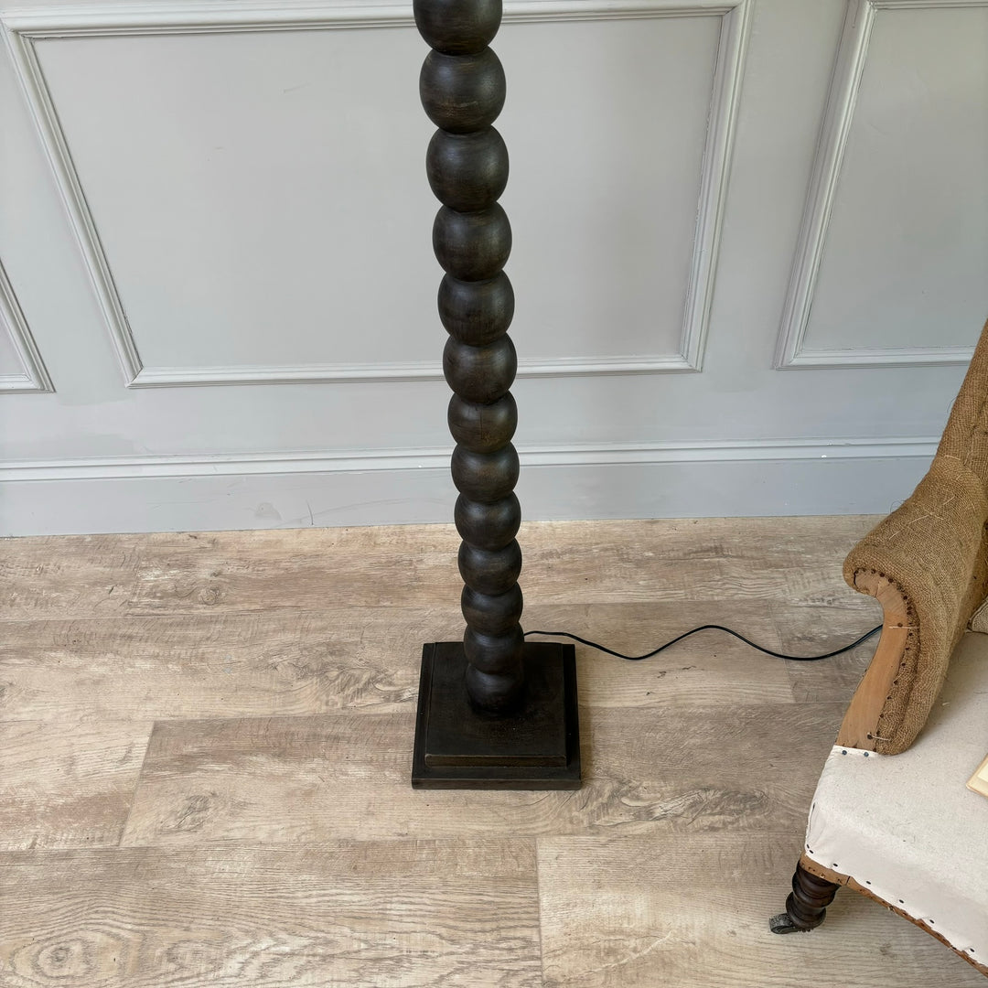 Bobbin floor lamp with shade