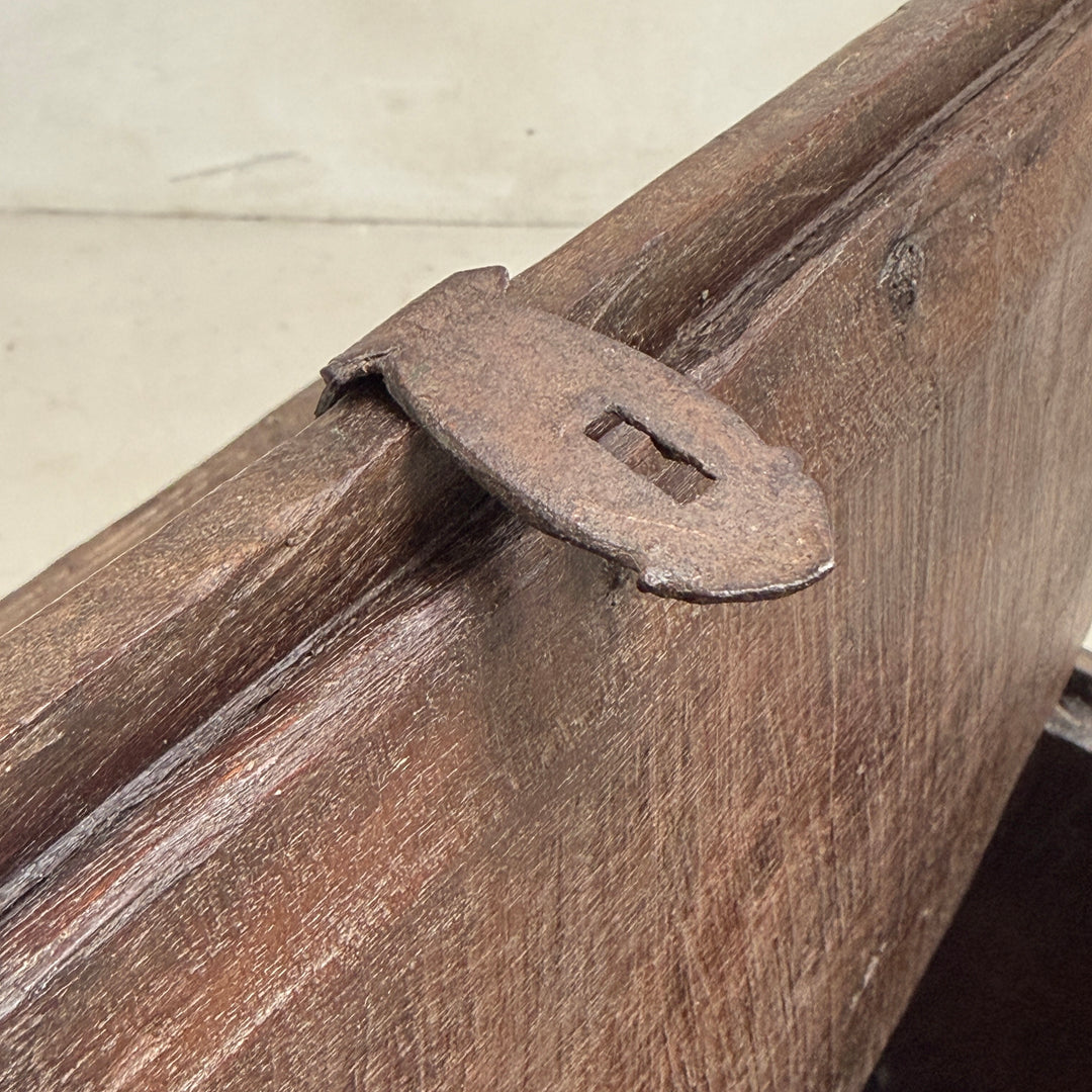 Ancient Merchants Chest | Albury