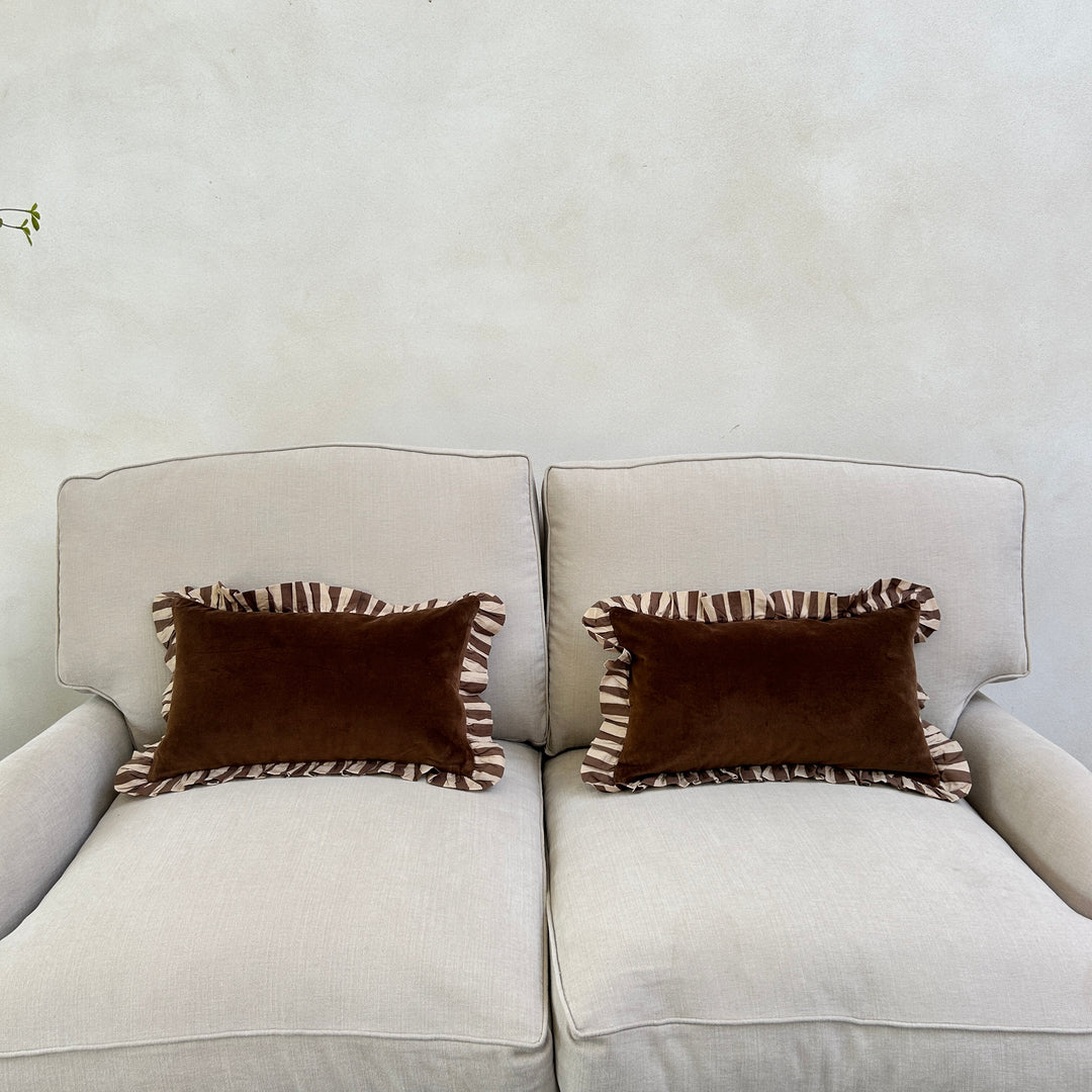 Frilled velvet cushion | Brown