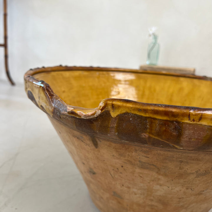 Antique pale ochre passata bowl
