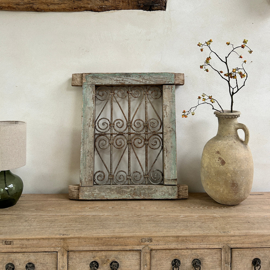 Cast iron antique window grille | Agus