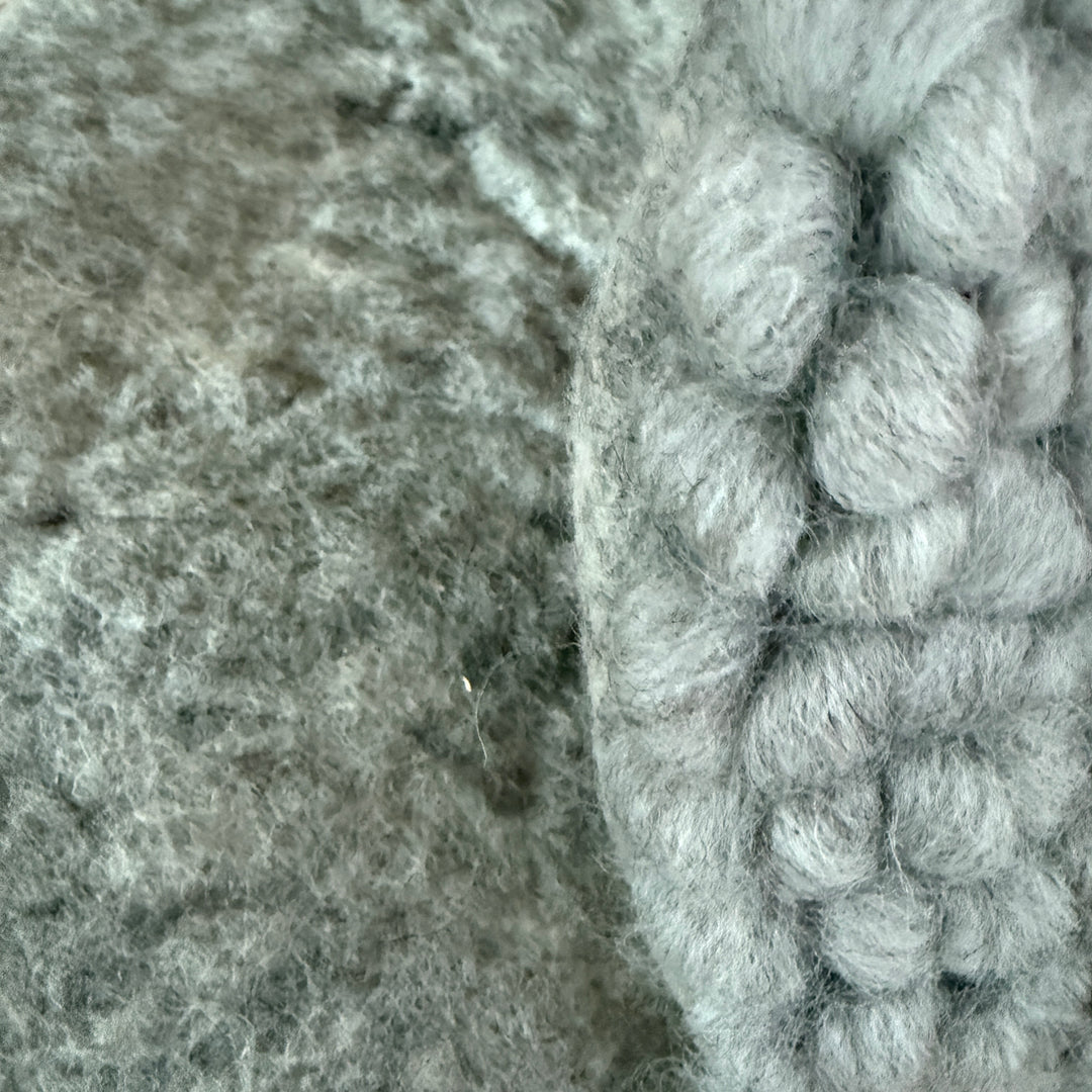 Curled wool seat pad Grey