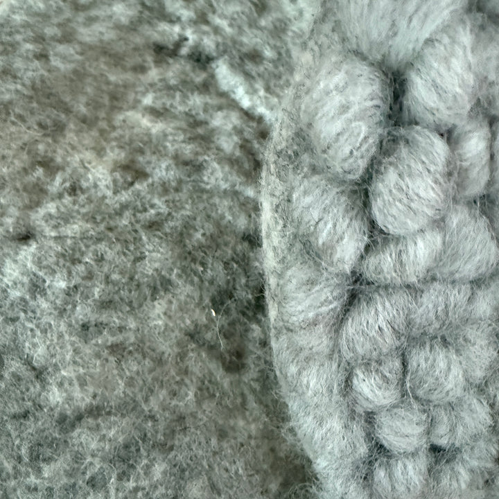Curled wool seat pad Grey