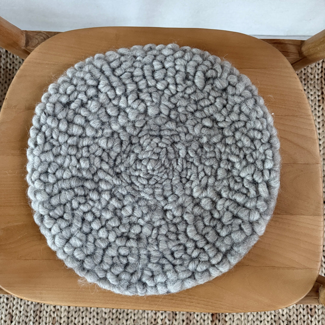 Curled wool seat pad Grey