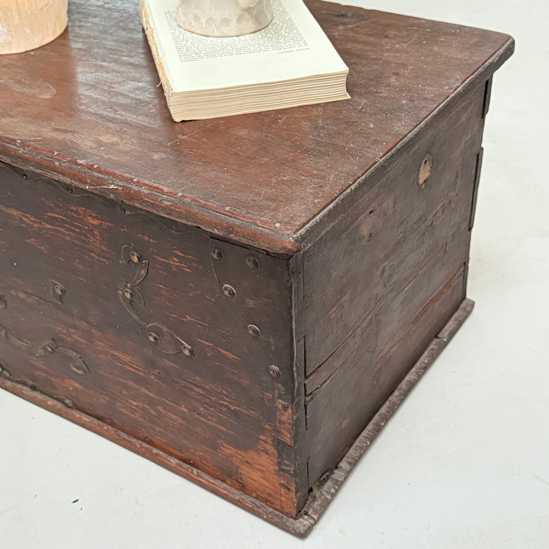 Small Antique Blanket Box | Violet