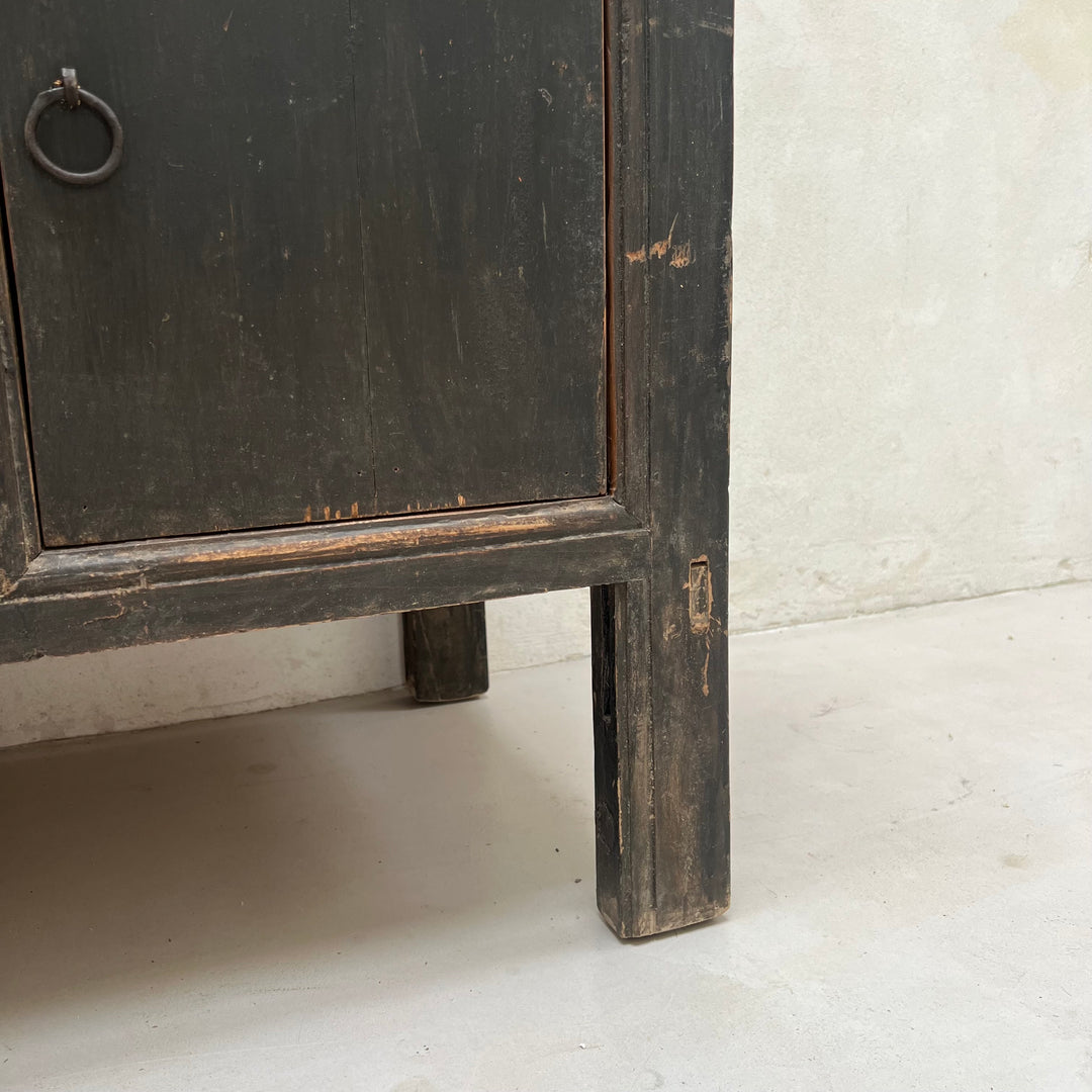 Antique black sideboard Trayi