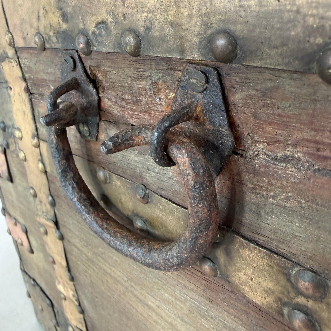 Antique Studded Blanket box | Shere