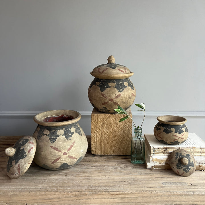 Decorative ceramic pot Indo