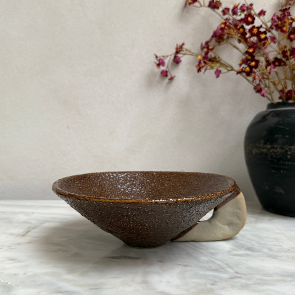 Decorative stoneware serving bowl | Kin