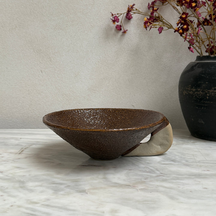 Decorative stoneware serving bowl | Kin