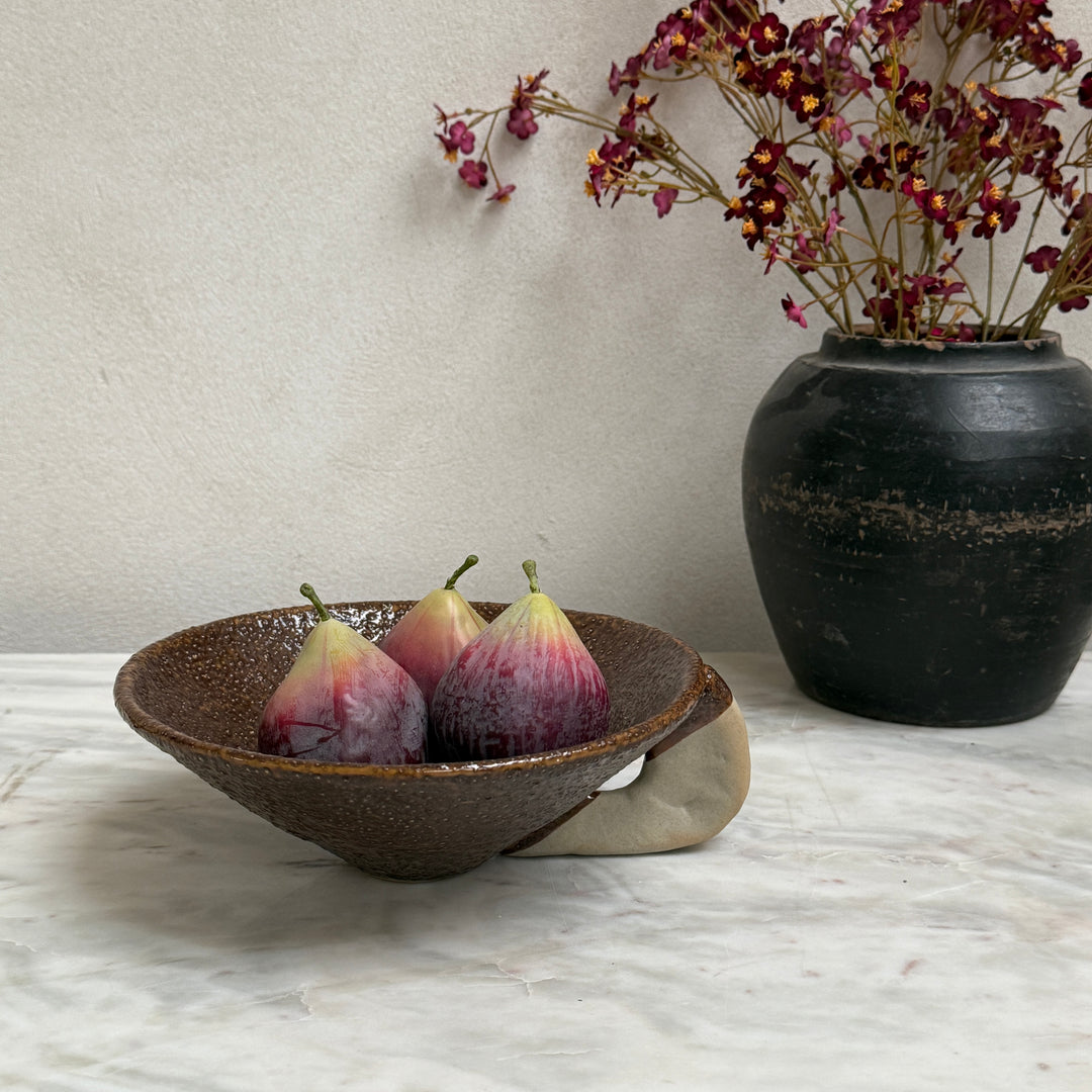 Decorative stoneware serving bowl | Kin