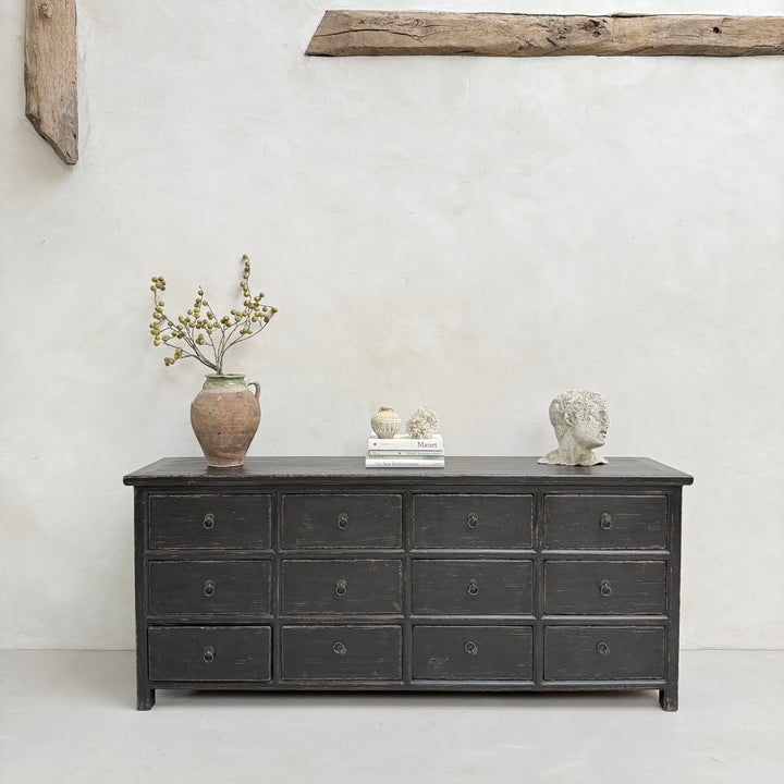Large reclaimed chest of drawers black | Gisella