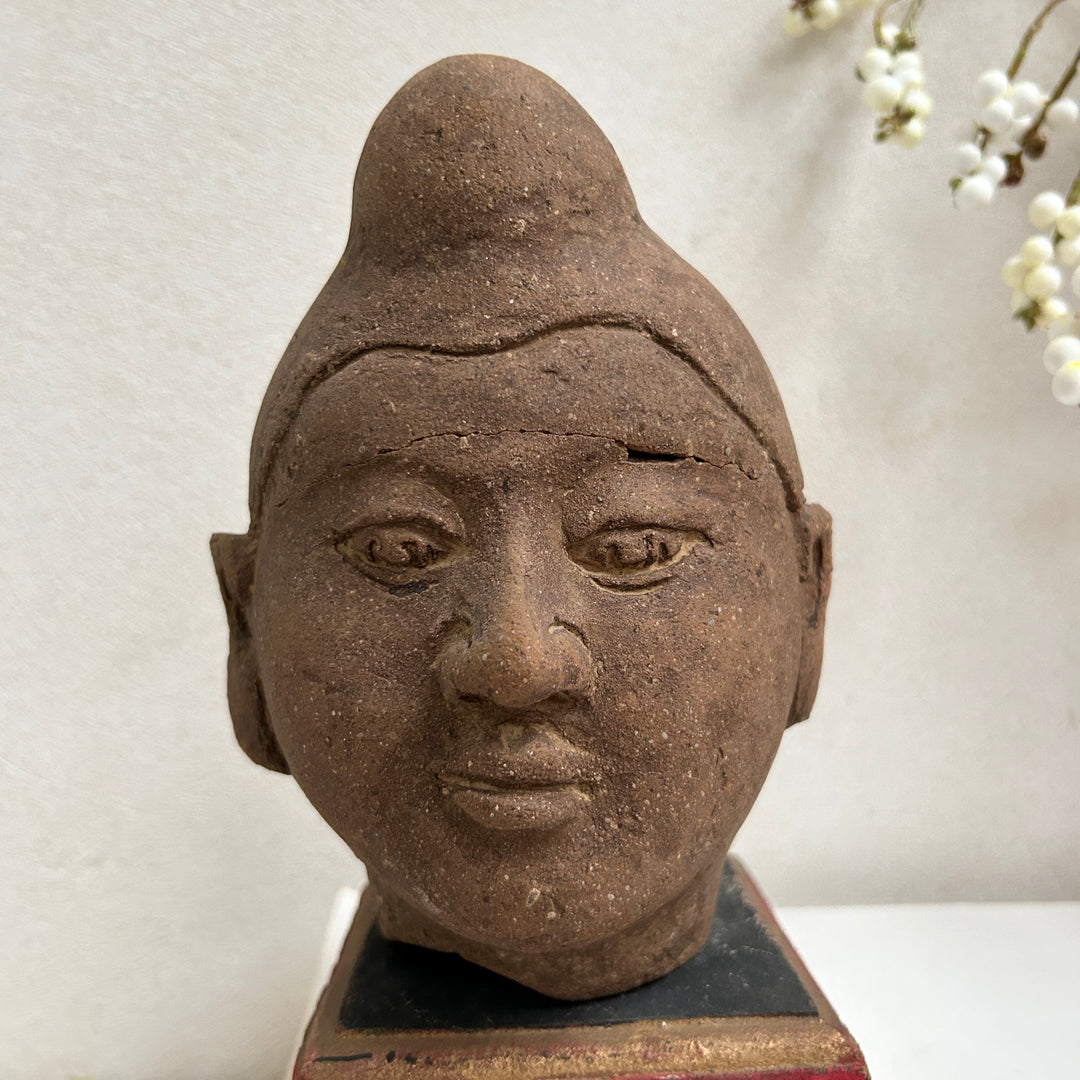 Antique terracotta bust of man | Suarti
