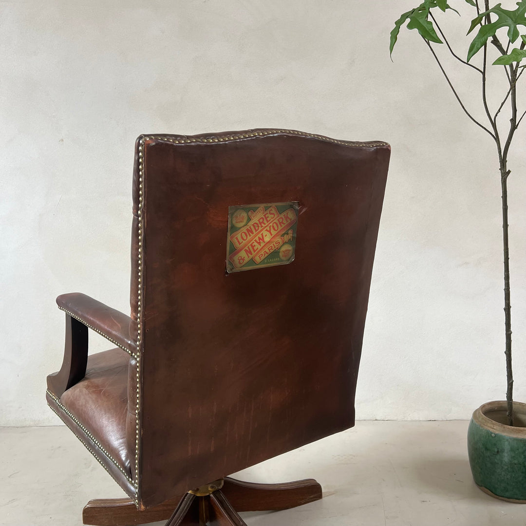 Vintage Mahogany Leather Gainsborough Swivel Chair | Oswald