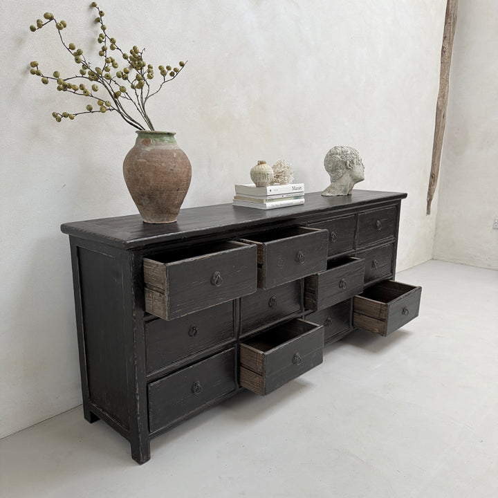 Large reclaimed chest of drawers black | Gisella