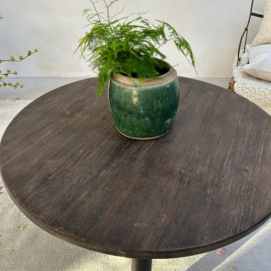 Round Antique Coffee Table | Benarth