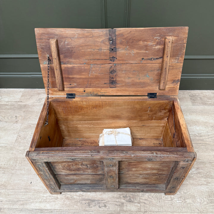 Vintage Studded Blanket Box | Bosham