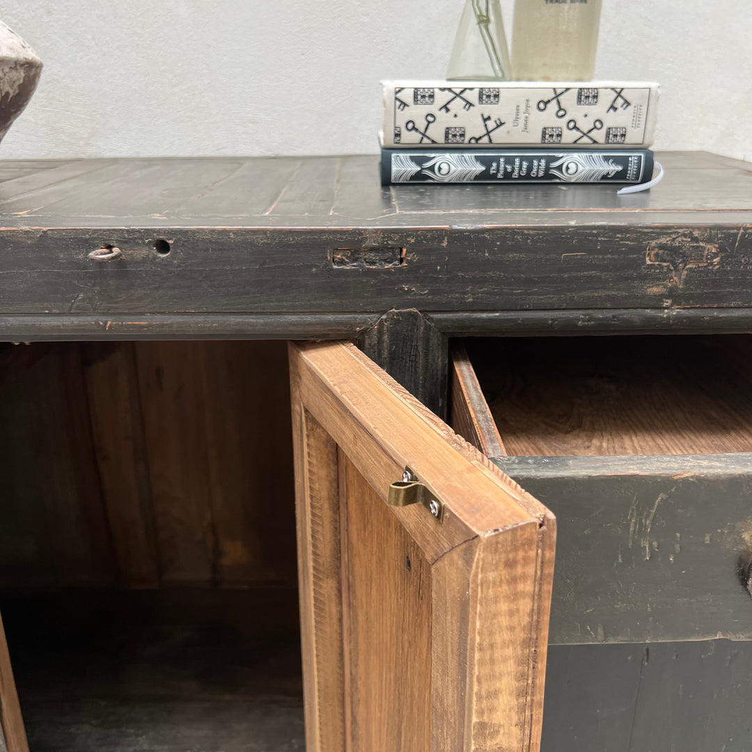 Antique black sideboard Trayi