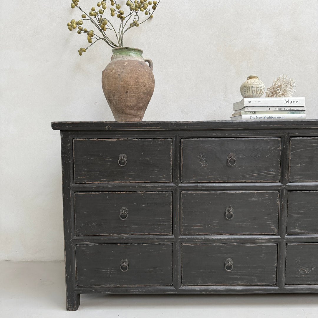 Large reclaimed chest of drawers black | Gisella