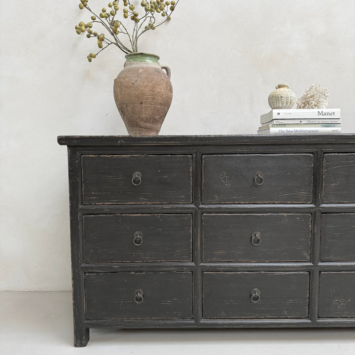 Large reclaimed chest of drawers black | Gisella