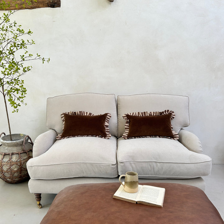 Frilled velvet cushion | Brown