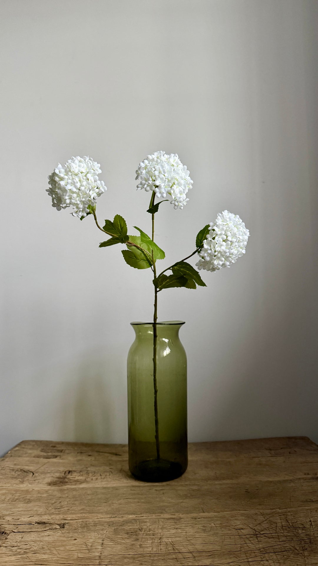 Faux snowball spray white 62cm