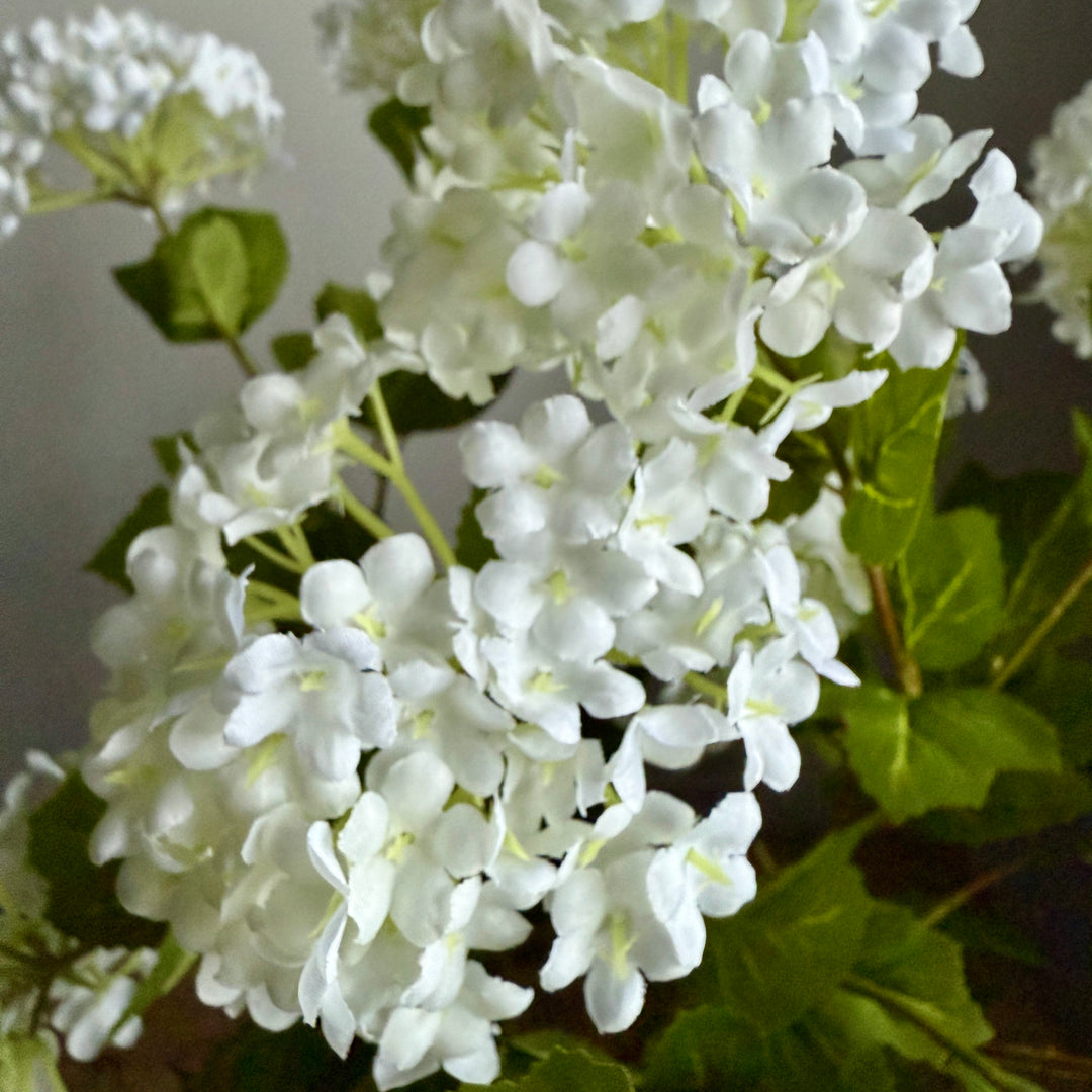 Faux snowball spray white 62cm