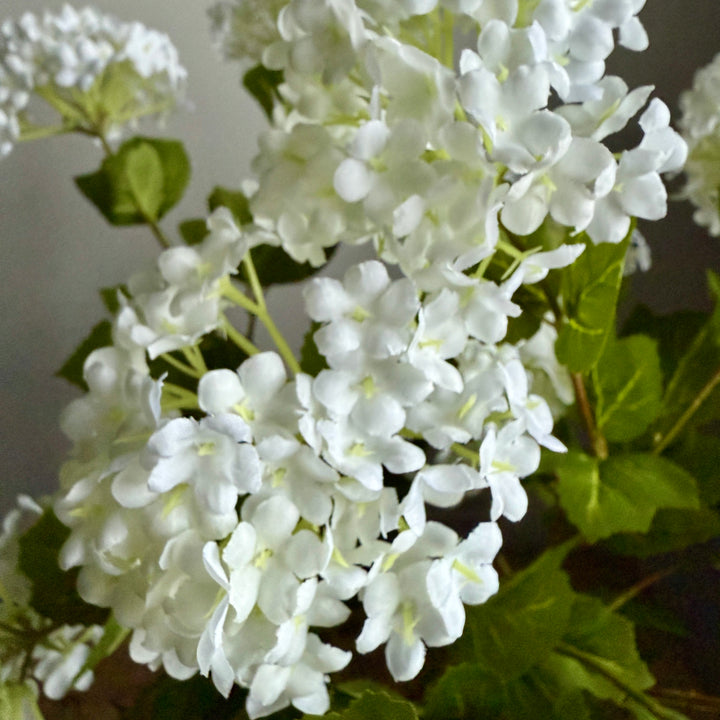 Faux snowball spray white 62cm