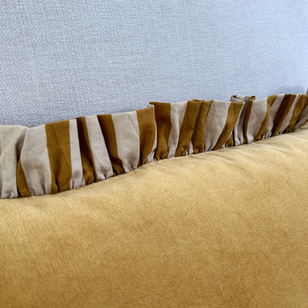 Frilled velvet cushion | Yellow