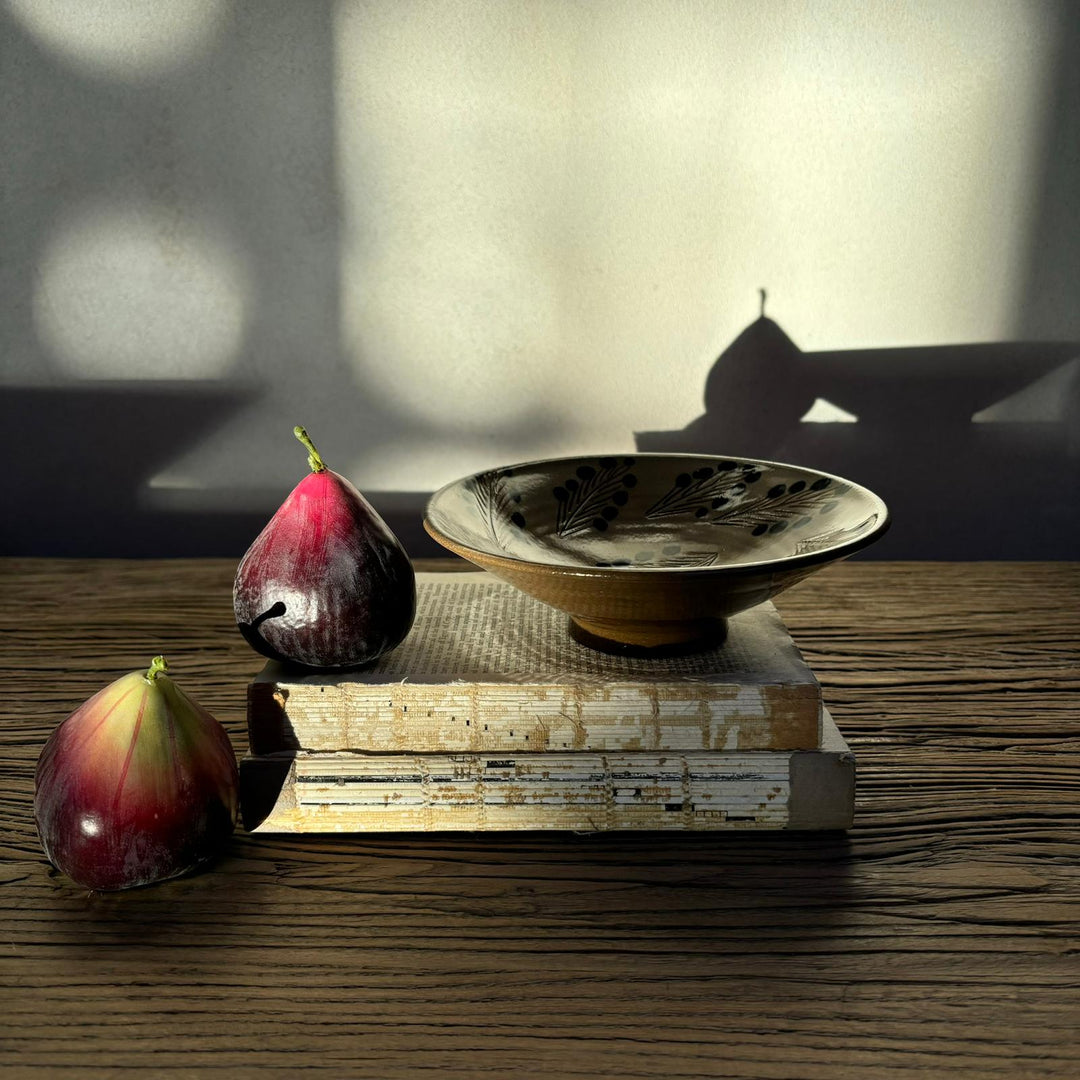 Handmade Stoneware Tuarath Feather Bowl